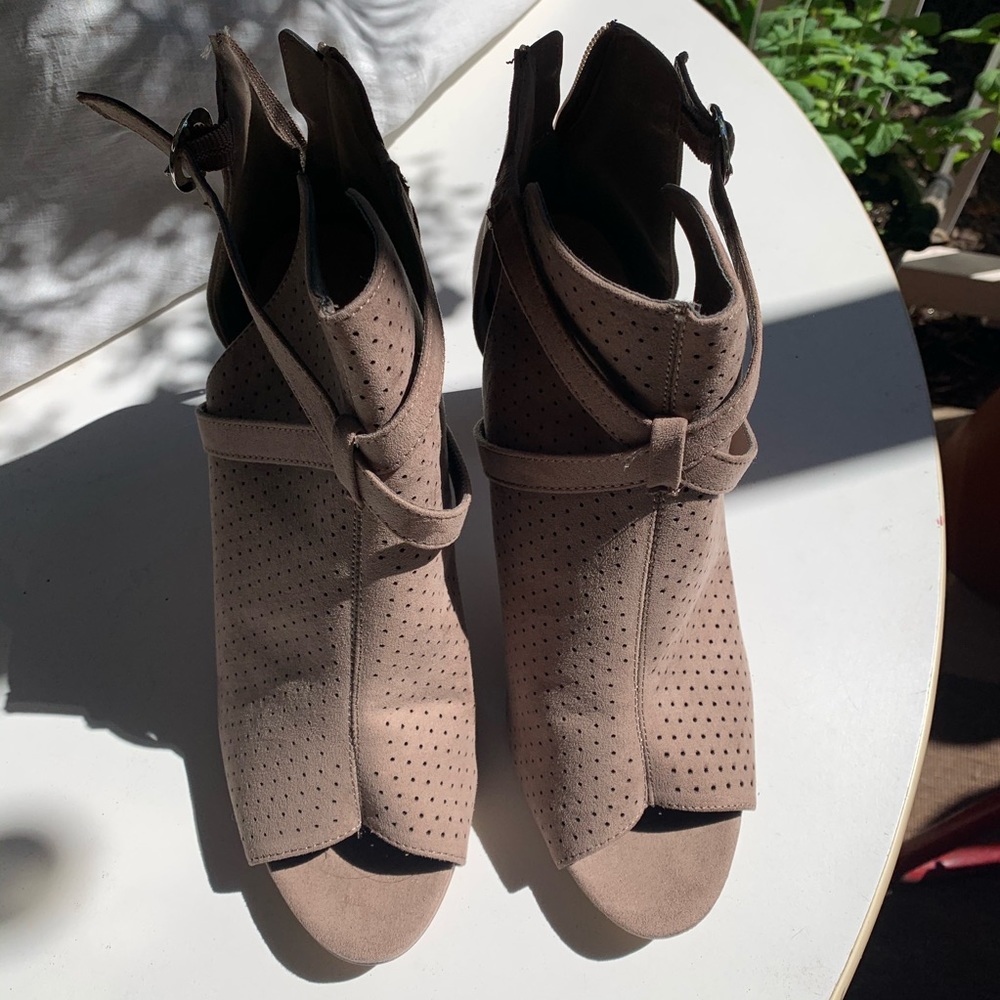 Brand new peep toe ankle booties